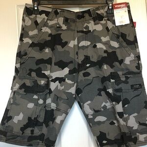 Wrangler Men's Black and Gray Camo Cargo Shorts